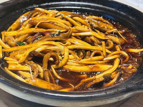 苏州本帮菜砂锅美味响油鳝丝