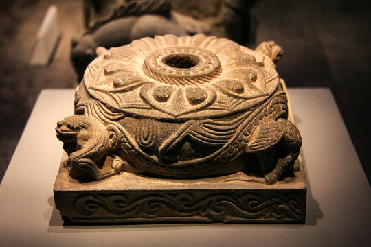 精美古代雕刻石制器物