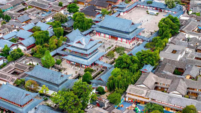 云南丽江古城木府建筑群全景航拍