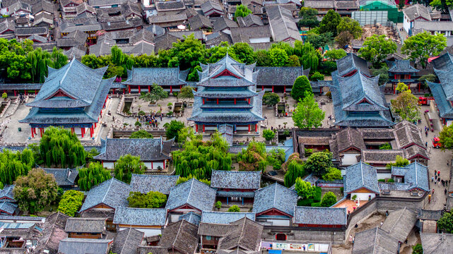 云南丽江古城木府古建筑全景航拍