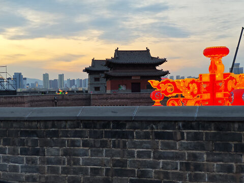 古城墙畔的中式景观