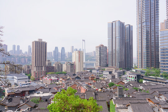 十八梯新旧建筑交织的城市景观