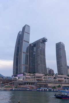 重庆江岸摩天大楼景观