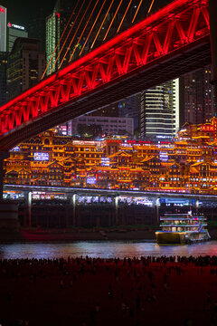 重庆洪崖洞夜景与跨江大桥