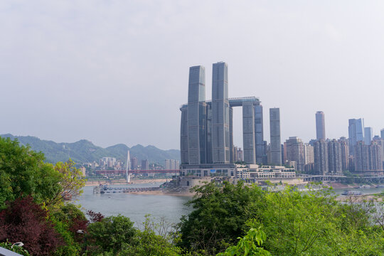 重庆江畔高楼城市景观