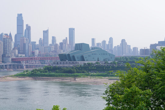 江边现代都市建筑景观