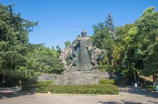 黄鹤楼公园岳飞像