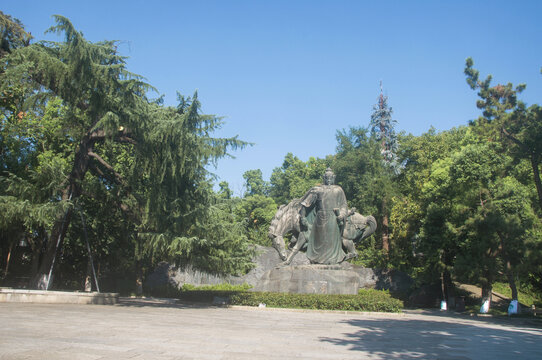 武汉蛇山岳飞像