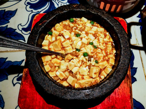 石锅嫩豆腐