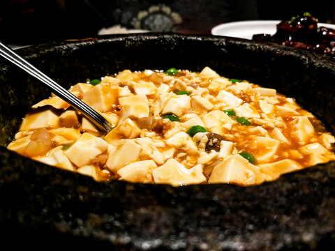 石锅嫩豆腐