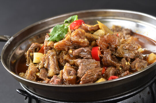 美味干锅牛肉特色佳肴