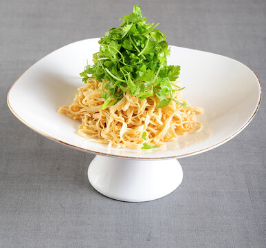 香椿苗豆腐皮