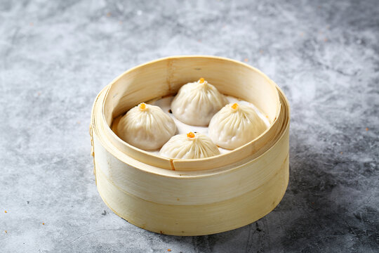 灌汤小笼包