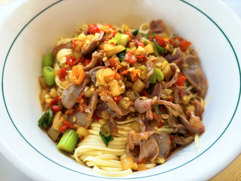 酸辣鸡杂面