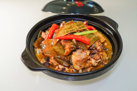 甲鱼烧土鸡