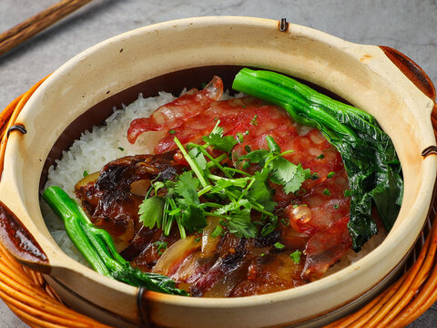 皇上皇腊味煲仔饭