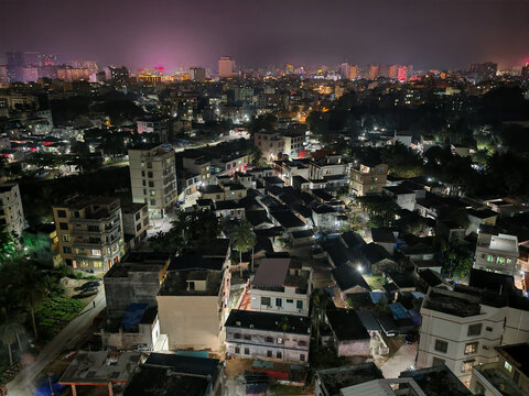 城市夜色中的民居俯瞰景观