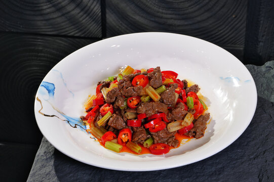 香芹炒牛肉