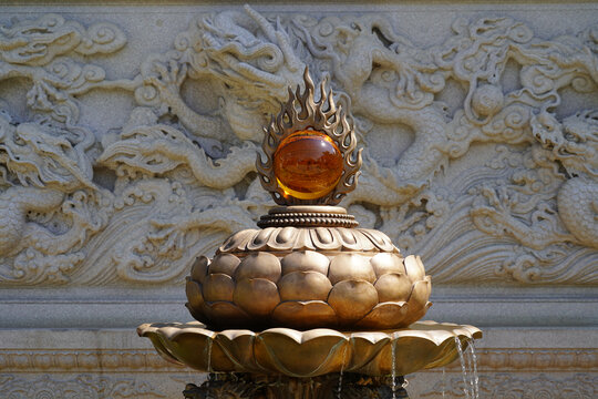九江东林寺中式莲花龙纹雕塑景观
