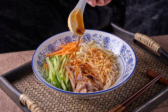 油泼面