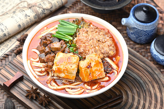 焖肉饵丝