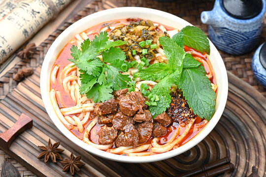 红烧牛肉饵丝