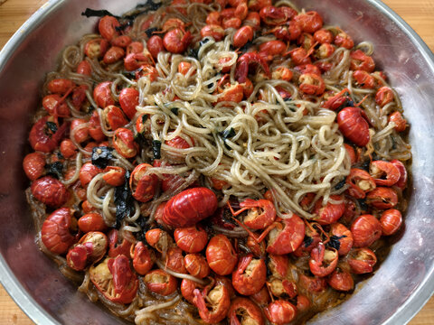 小龙虾炖粉条