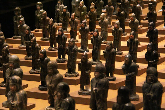 古代人物陶俑陈列展示