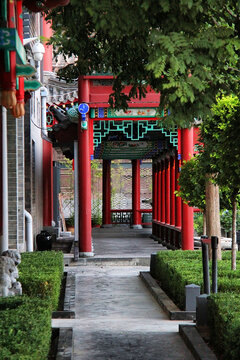 中式古典长廊庭院景致