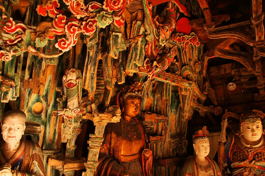 精美古代佛像及木雕装饰