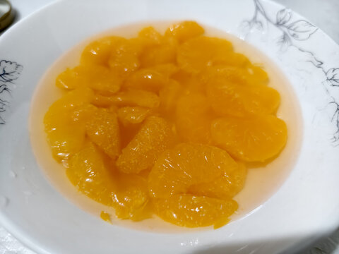 一碗橘子罐头