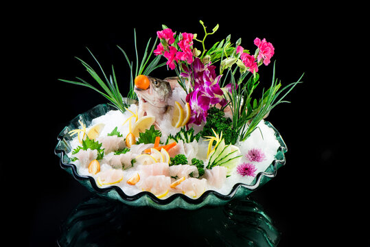 鲈鱼鱼生