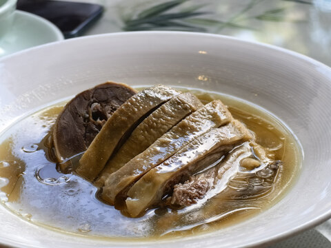 美味卤水切片鸭肉佳肴