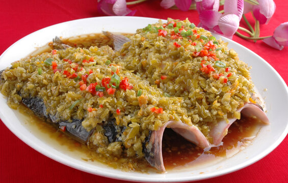 剁椒鱼头美味诱人佳肴