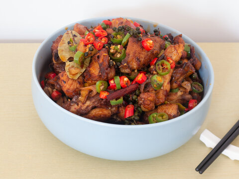 色香味俱全的美味麻辣鸡