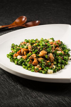 豆角炒鸡丁粤菜