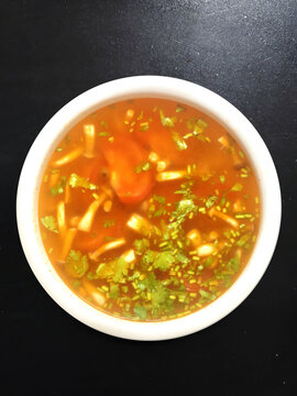 蟹味菇煮西红柿
