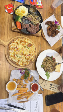 多样美味西餐美食拼盘