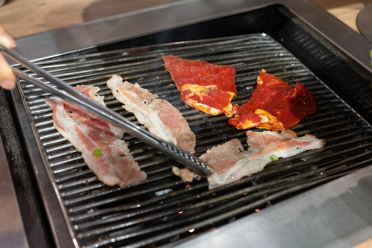 滋滋冒油的韩式烤肉