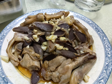 蒜香卤味鸭杂拼盘