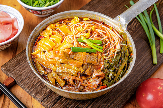 酸菜火锅小锅泡椒米线