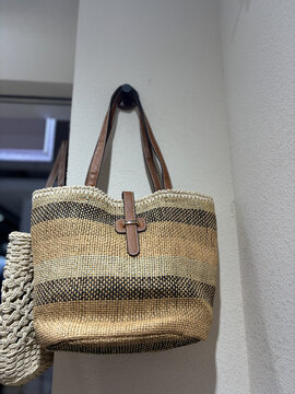 item.picName
