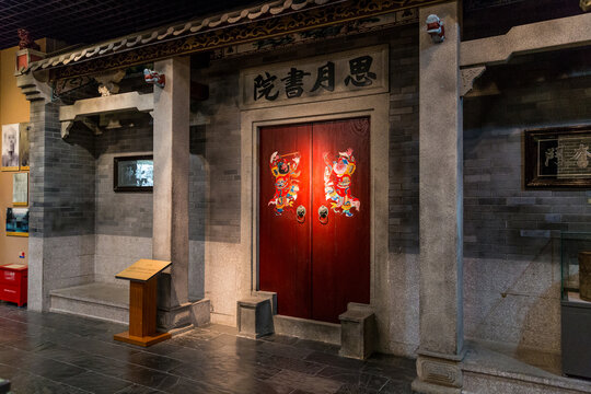 古建筑大门