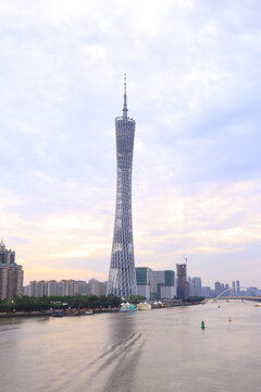 广州塔江畔美丽景致