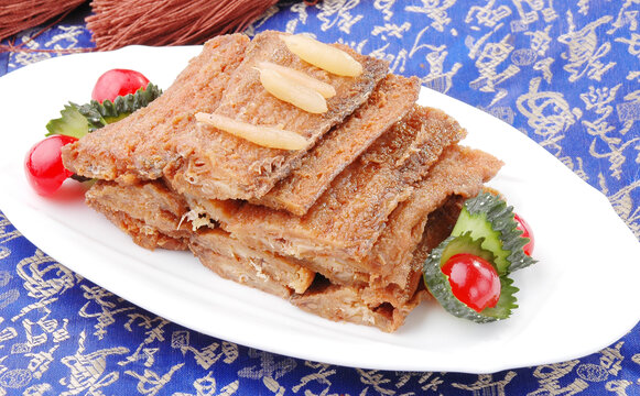 美味香酥带鱼摆盘精致