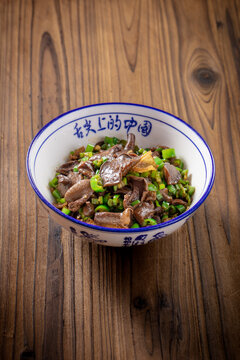 小炒牛肝菌