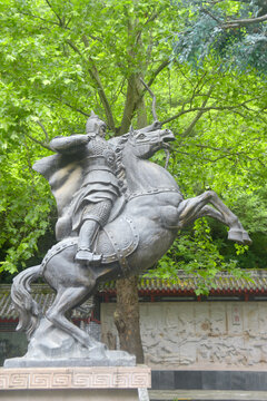 三国时期历史人物黄忠雕塑
