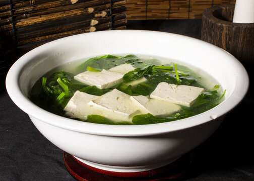 豆尖豆腐汤