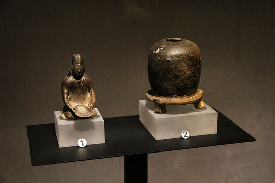 古代雕塑与陶器文物展示