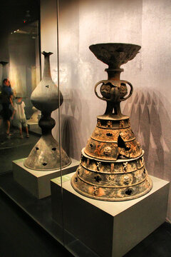 精美古代青铜礼器展品